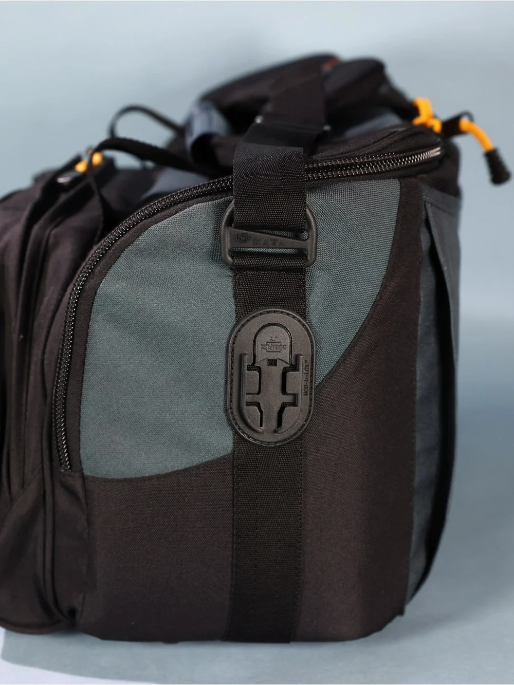Kata KT VA-3333 multipurpose photo/video shoulder bag